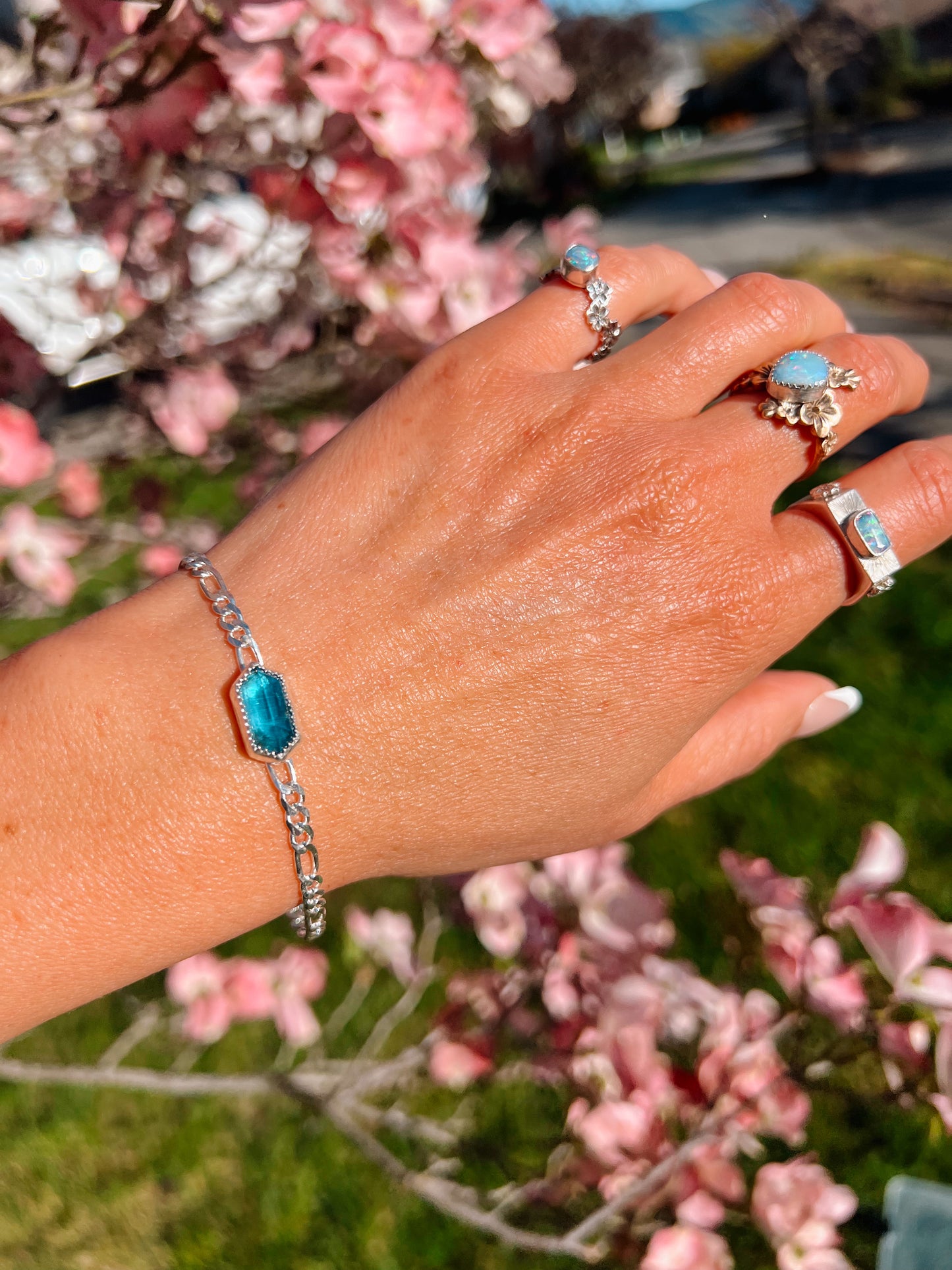 Neon Kyanite Chain Bracelet