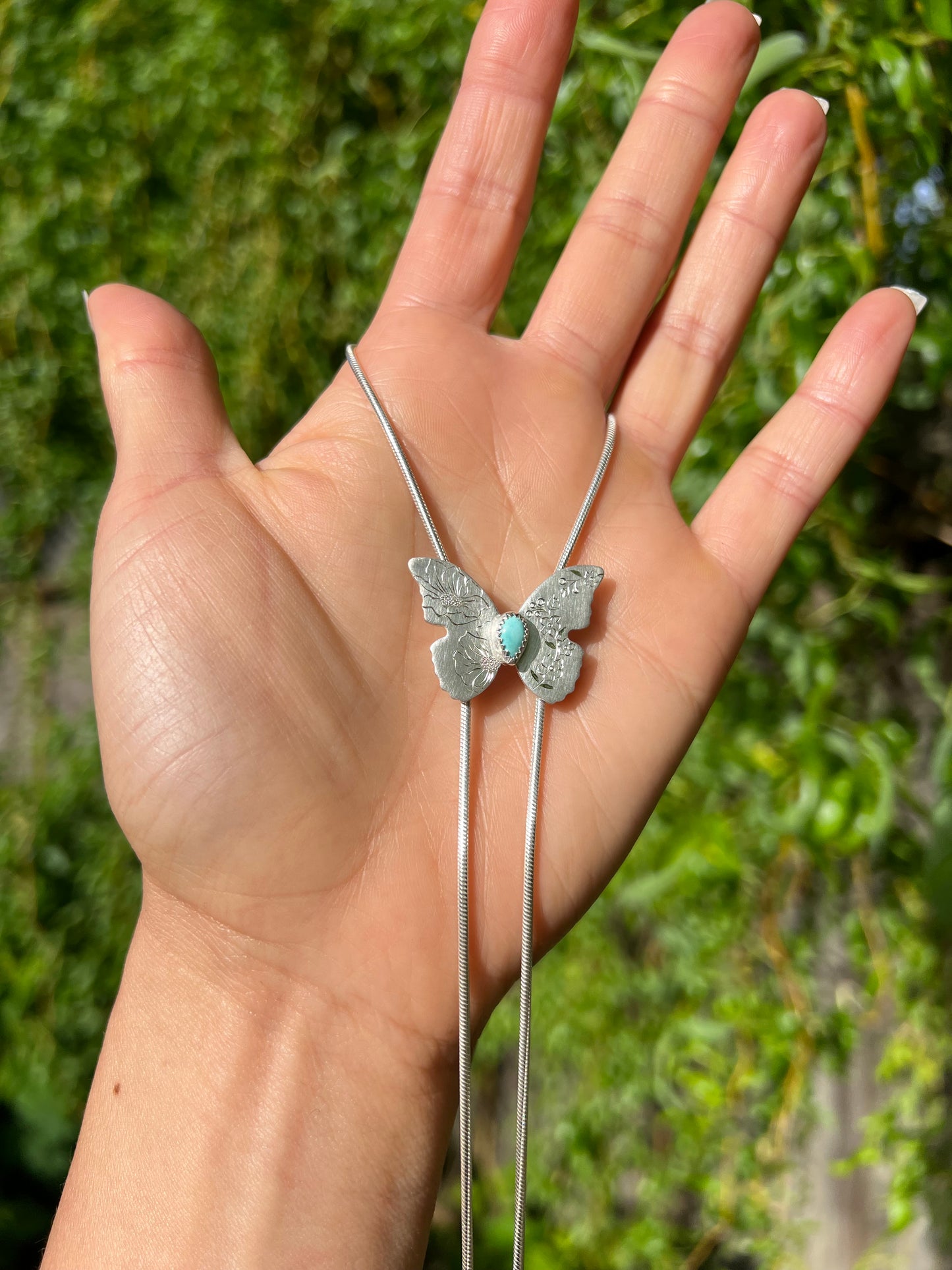 Butterfly in Bloom Bolo