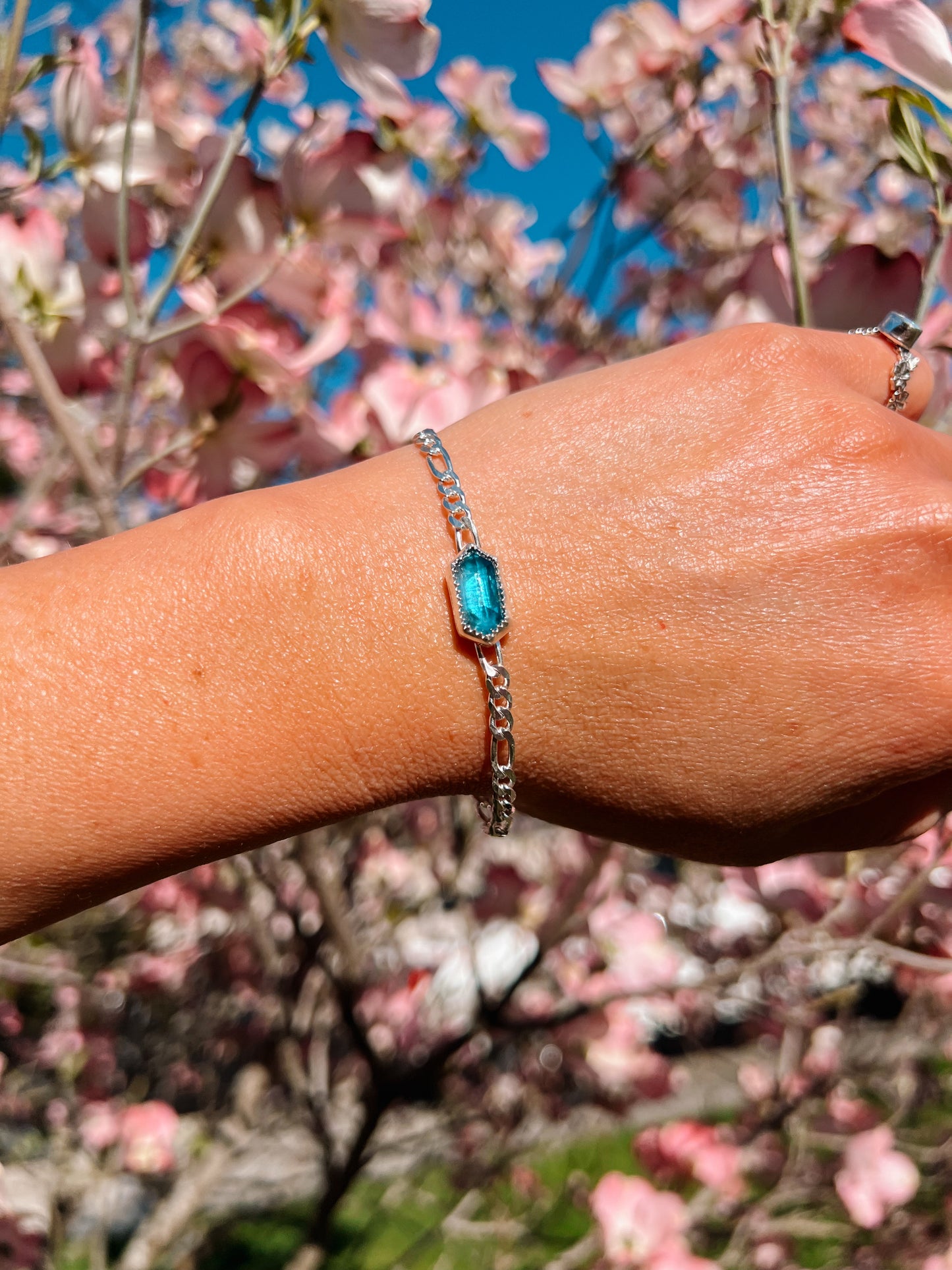 Neon Kyanite Chain Bracelet