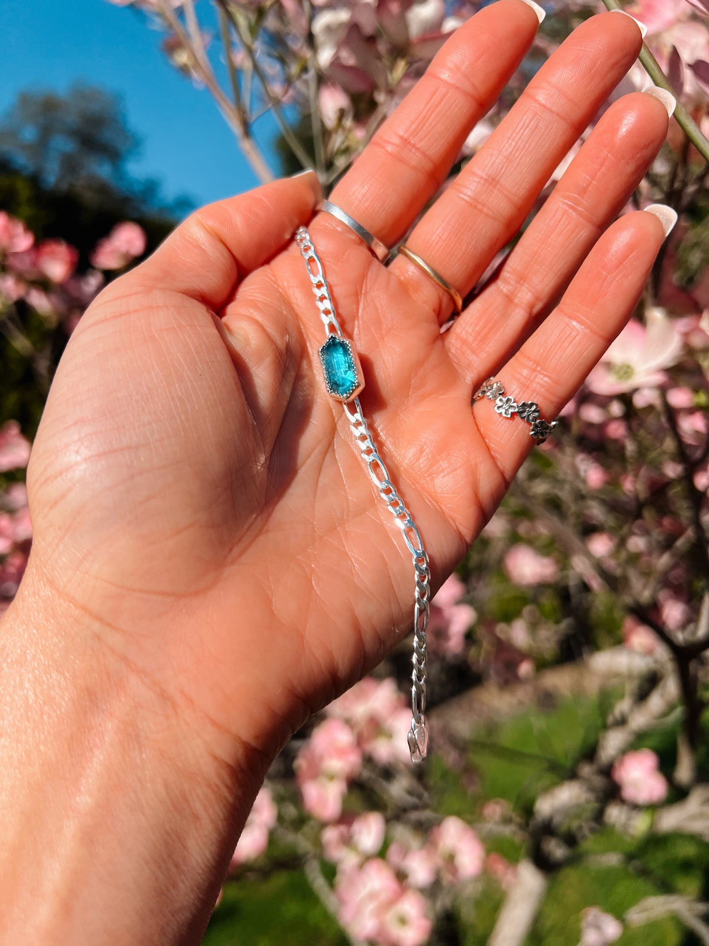 Neon Kyanite Chain Bracelet