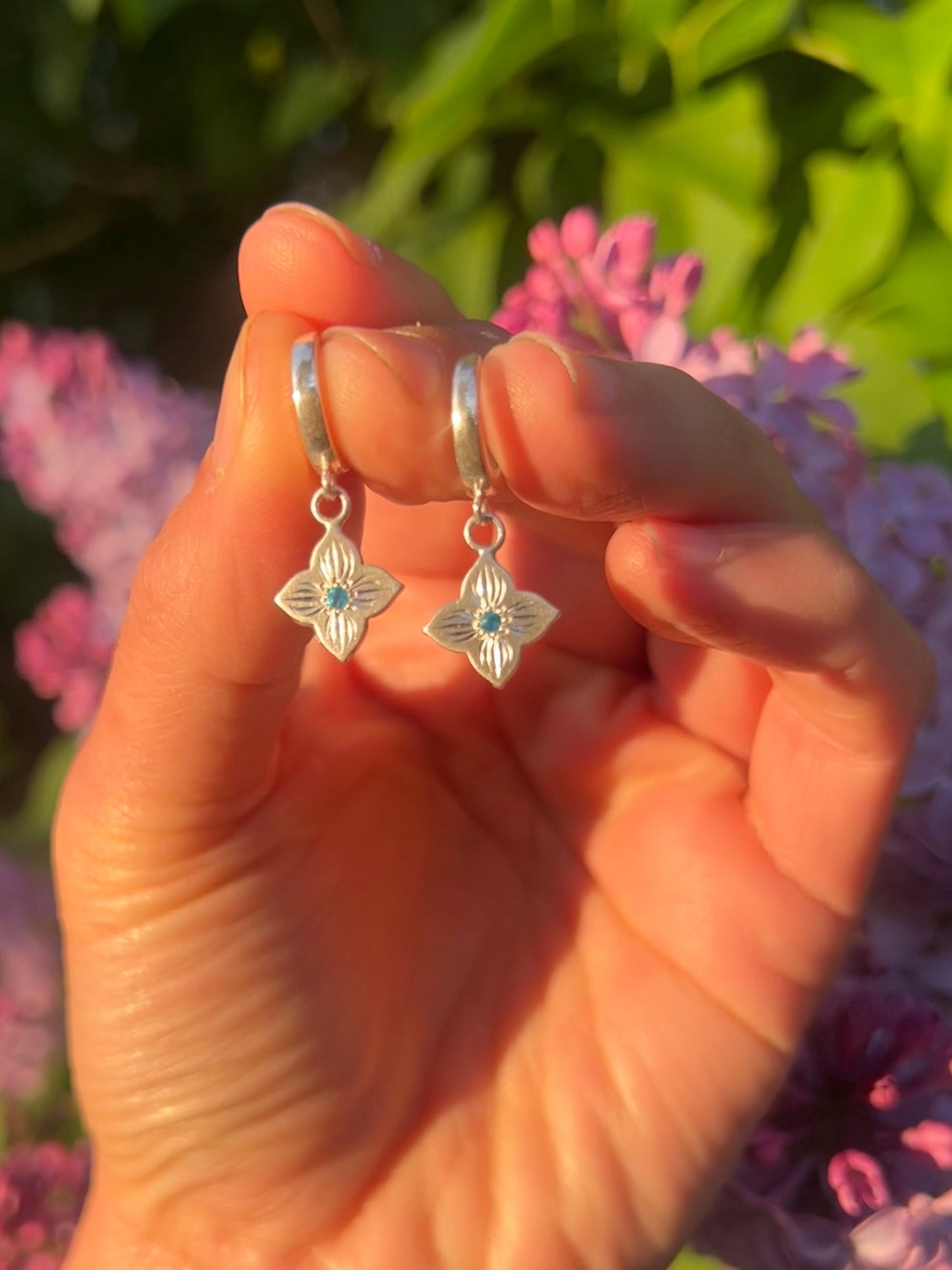 Apetite Fleur Huggie Earrings