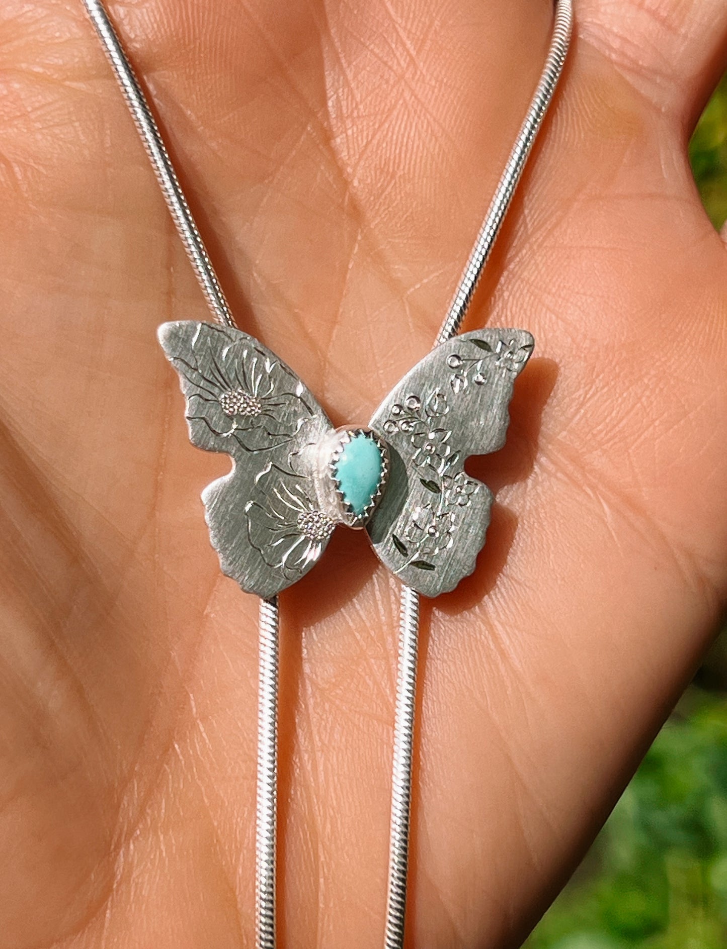 Butterfly in Bloom Bolo