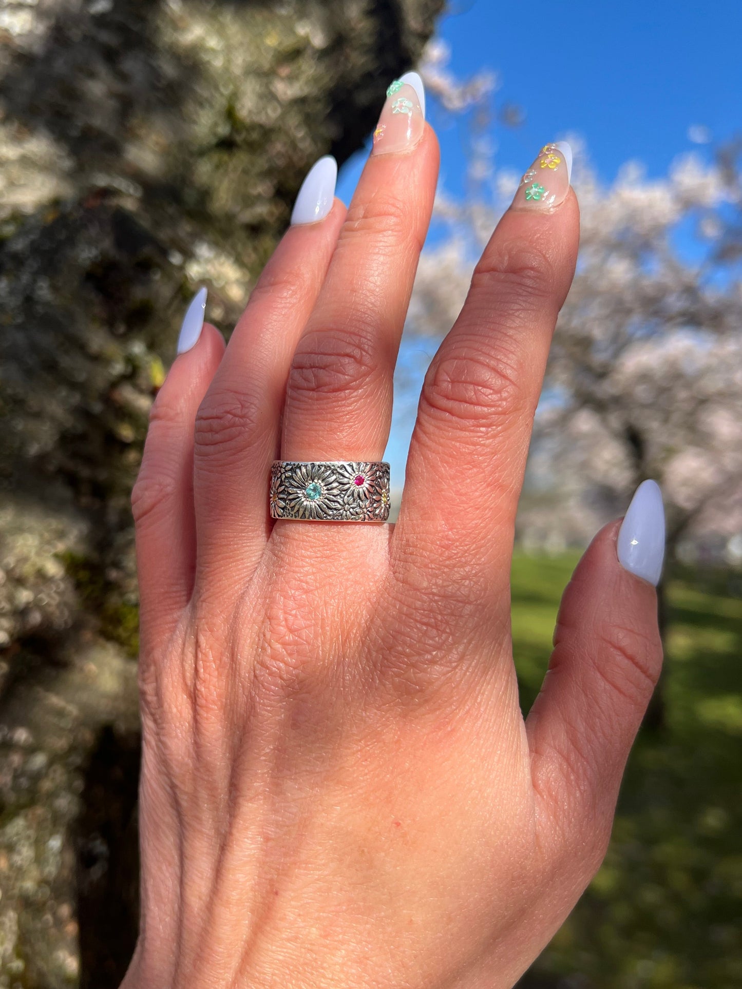 Dancing Daisies Ring