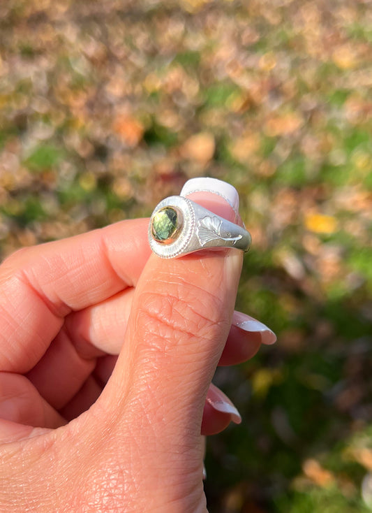 Peridot Ludwigite Signet